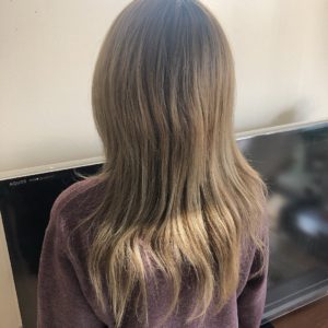 ブリーチ　髪　パサパサ